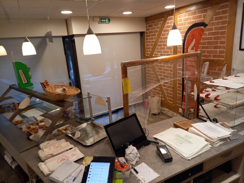 A Vendre Boulangerie - Pâtisserie - Viennoiserie - Snaking sur un axe passant à Louhant (71) en Bourgogne-Franche-Comté.